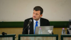 ياسين وليد ينتقد البيروقراطية في قطاع الفلاحـة